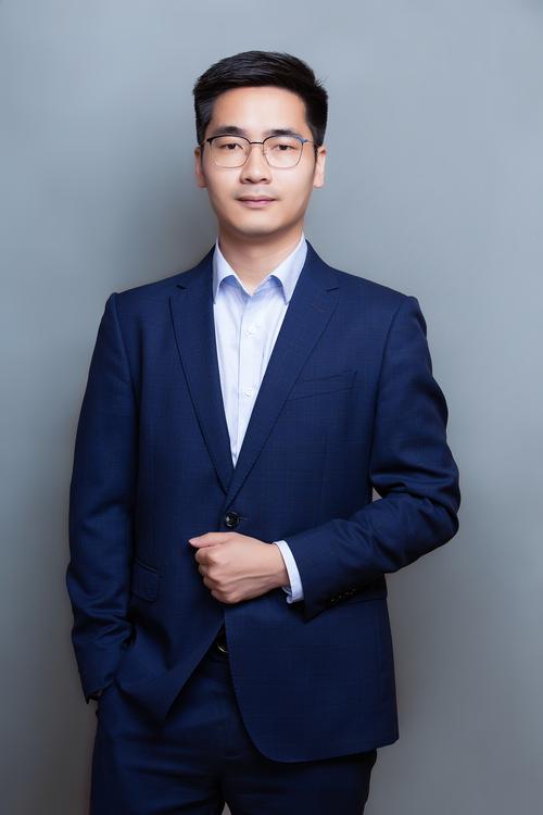 柳璀影 视觉与舞美负责人
